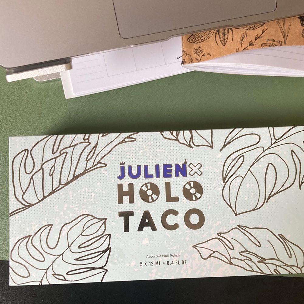 Holo Taco x Julien Solomita collection box only
